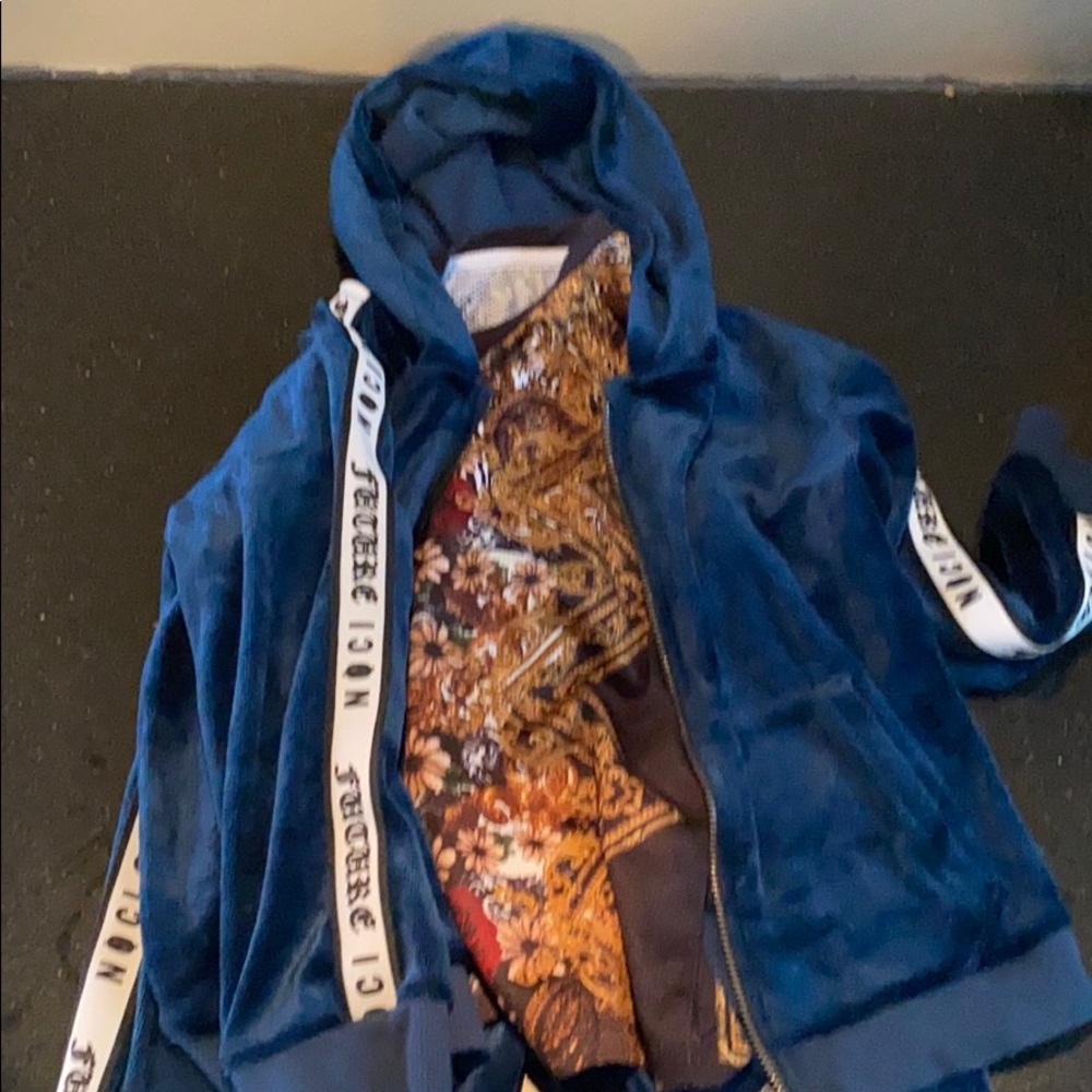 Toddler boy velour jogger outfit 3/4